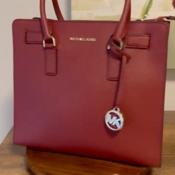 Michael Kors Maroon Tote: Very unique size - Picture 4 of 4